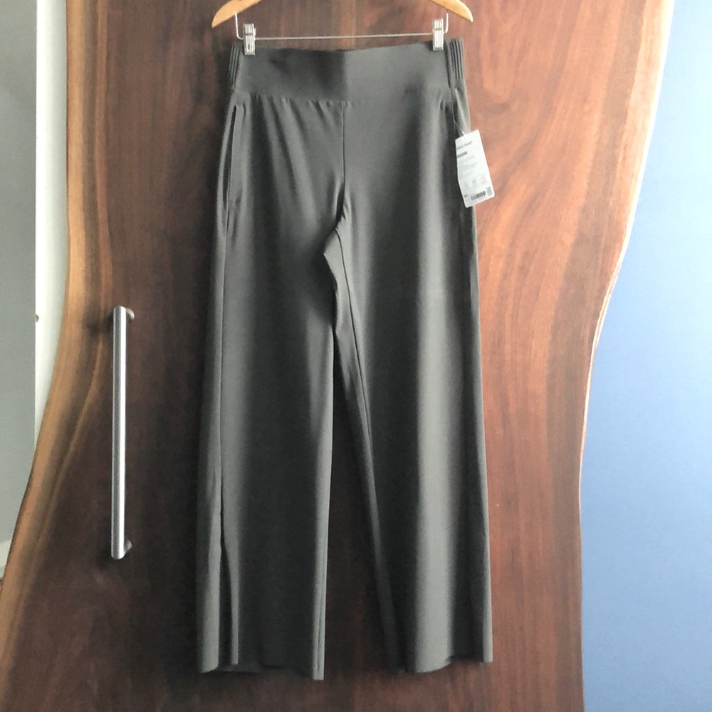 Athleta cosmic pant in grey, medium petite